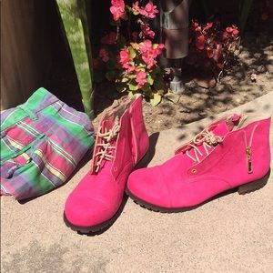Women’s Olsenhaus pink booties🤗